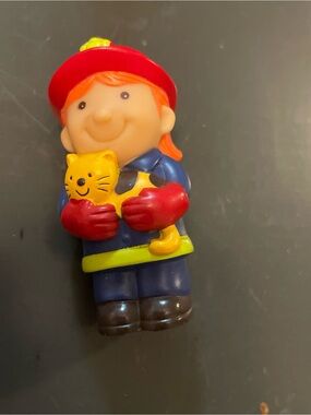 BATTAT GIRL FIREFIGHTER WITH CAT ADVENTURE HERO FIGURE WOMAN FIRE FIGHTER TOY